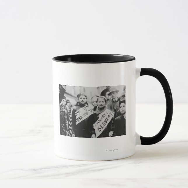 Caneca Protesto contra o trabalho infantil no desfile do  (Direita)