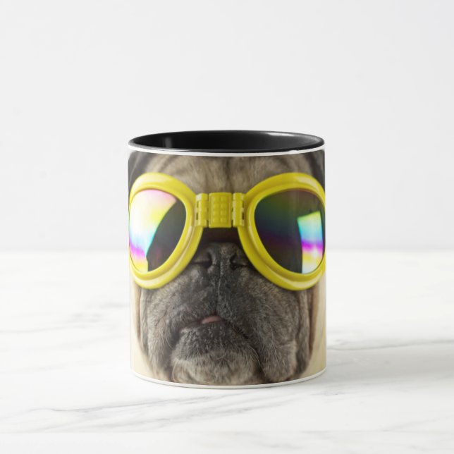Caneca Pug com óculos (Centro)