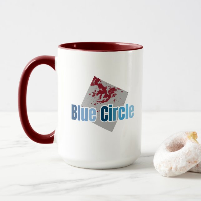 Caneca Quadrado Cinza com Mancha Vermelha e Texto de Círc (Com Donut)