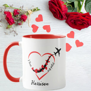 Caneca Que bom que amo meu piloto, avião e coração, Dia d