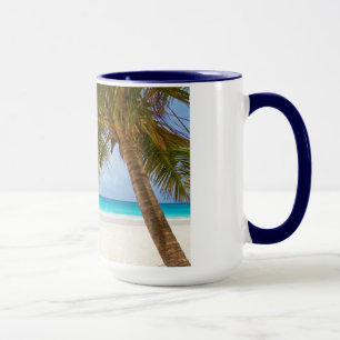 Caneca ramos de palmeiras de praia árvores ilhas tropica