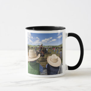 Caneca Rapazes observam a marcação da Hughes Ranch de 200