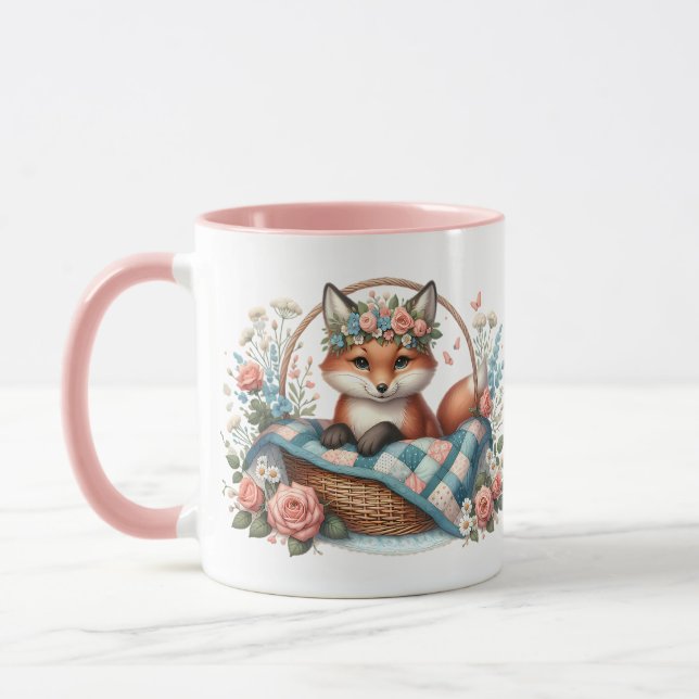 Caneca Raposa Floral em Cesta com Colcha e Flores (Esquerda)