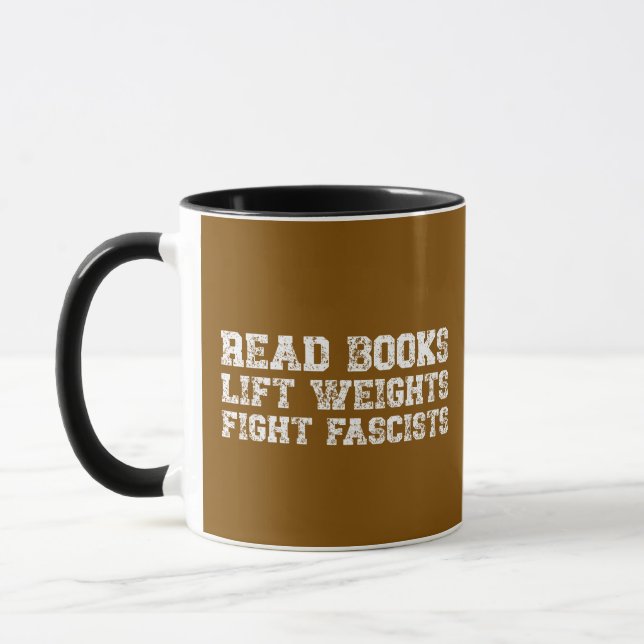 Caneca Read Books Lift Weights Fight Fascists  (Esquerda)