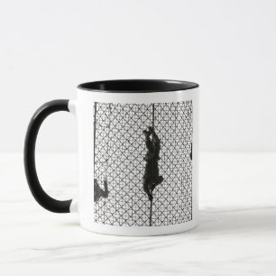 Caneca recrutas que terminam um obstáculo