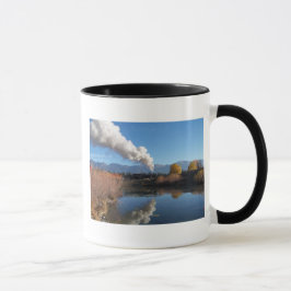 Caneca refletindo da lagoa do no. 19 do vale do