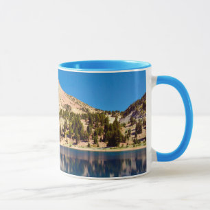 Caneca Reflexões no Lago Helen, Lassen Volcânico