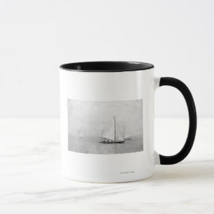 Caneca Regata anual de Astoria, Oregon que navega