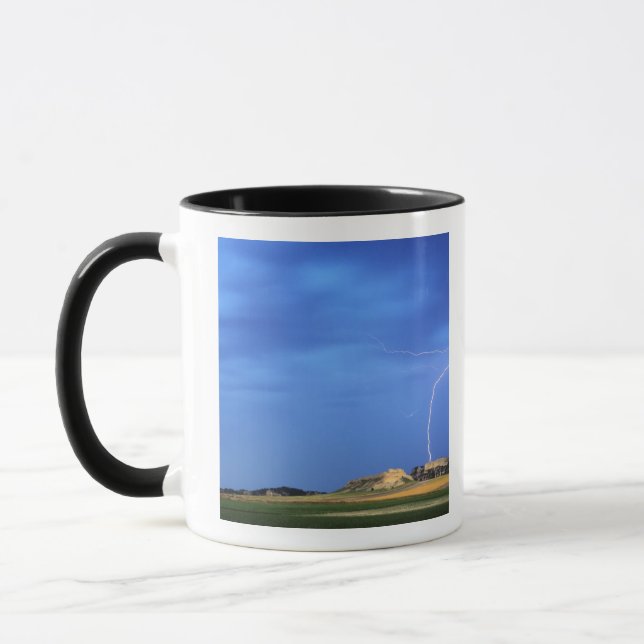 Caneca Relâmpagos atingem as Colinas Wildcat perto (Esquerda)