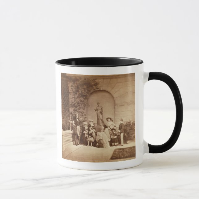 Caneca Retrato da família real na casa de Osborne, 185 (Direita)