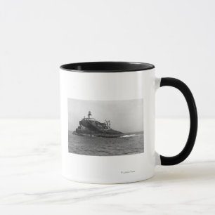 Caneca Rocha de Tillamook, dominada por seu farol