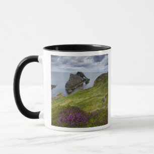 Caneca Rocha do violino do arco, Portknockie, Scotland