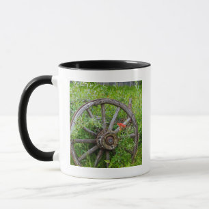 Caneca Roda de velho vagão na antiga cidade aurífera hist