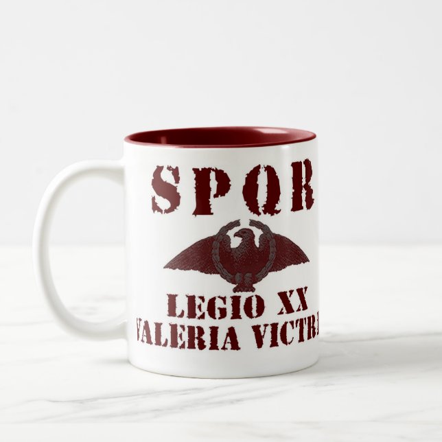 Caneca romana valente da legião de (Esquerda)