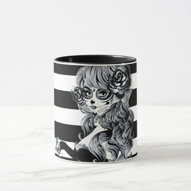 Caneca Rosas Vermelhas & Caveiras Cinza Floral Gótico Pre (Centro)
