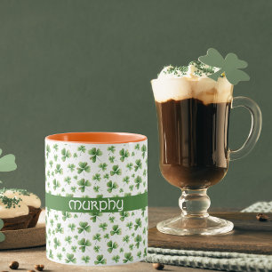Caneca Rua de Shamrock com Watercolor. Sobrenome do Dia d