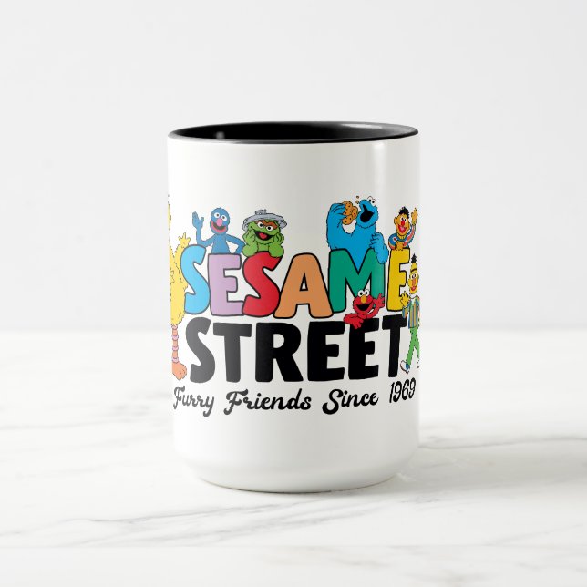 Caneca Rua Sésamo | Amigos Peludos Desde 1969 (Centro)