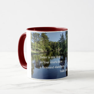 Caneca Salmo 84:10 Melhor é um dia em seus Tribunais