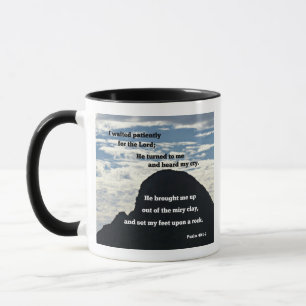 Caneca Salmos 40:1,2 Esperei pacientemente pelo Senhor...