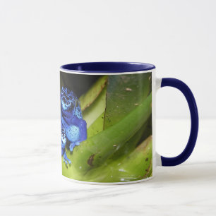 Caneca Sapos azuis do dardo do veneno na folha 1