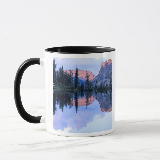 Caneca Sawtooth Wilderness, Idaho. EUA. Cumulus (Esquerda)