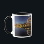 Caneca Science World e CBD refletidos em False Creek,<br><div class="desc">COPYRIGHT David Wall / DanitaDelimont.com| CN02 DWA0002.jpg| Science World e CBD refletidos em False Creek,  Vancouver,  British Columbia,  Canadá</div>