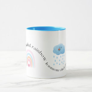 Caneca Seja um Arco-íris na Nuvem de Outra Pessoa Inspira