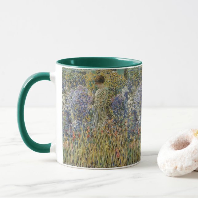 Caneca Senhora em um jardim por Frederick Frieseke, Belas (Com Donut)