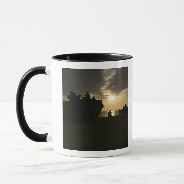 Caneca Silhouette of Marines (Esquerda)
