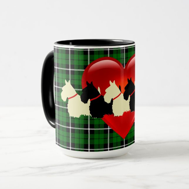 Caneca silhueta do Terrier Escocês, xadrez verde da Ilha (Frente Esquerda)