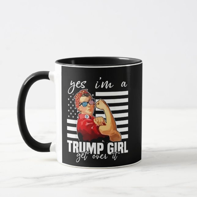 Caneca Sim, eu sou uma Trump Girl. (Esquerda)