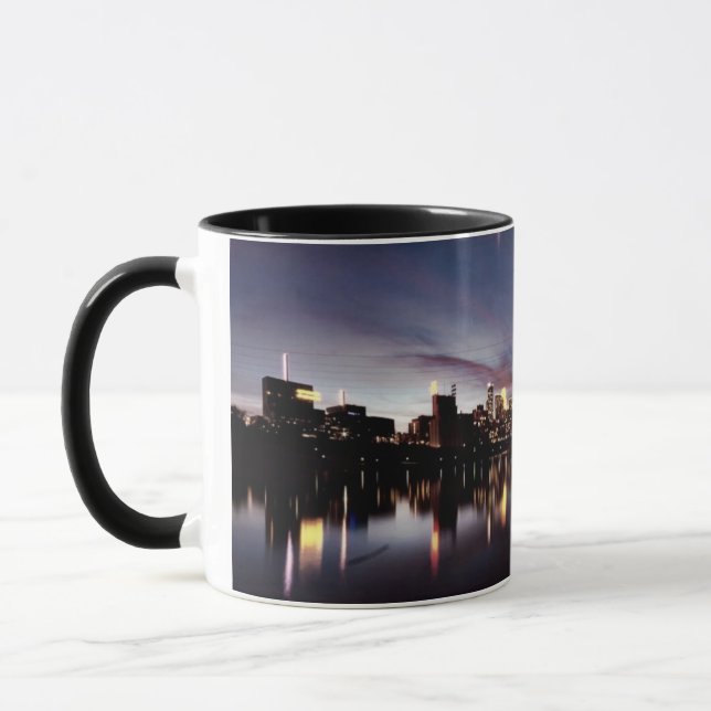 Caneca Skyline de Stonearch (Esquerda)