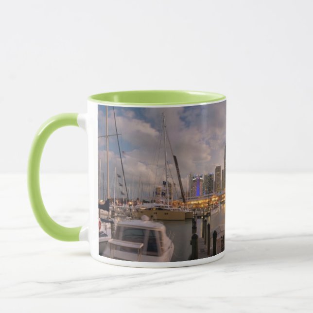 Caneca Skyline financeira de Miami no crepúsculo (Esquerda)