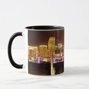 Caneca Skyline na noite, Florida de Miami