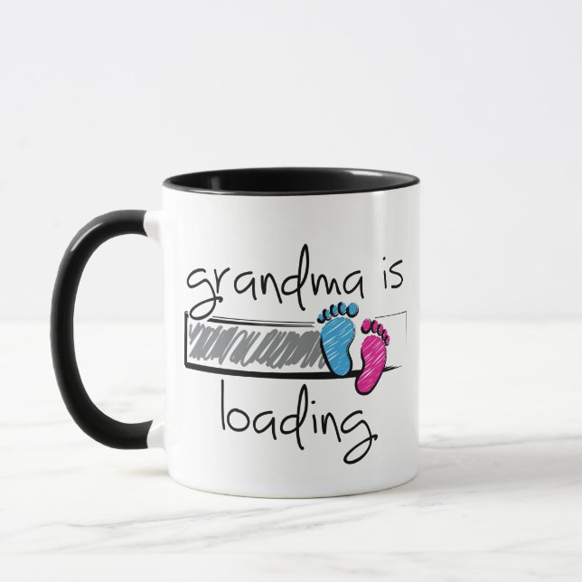 Caneca Slogan grandma is loading. Opa en oma worden. (Esquerda)