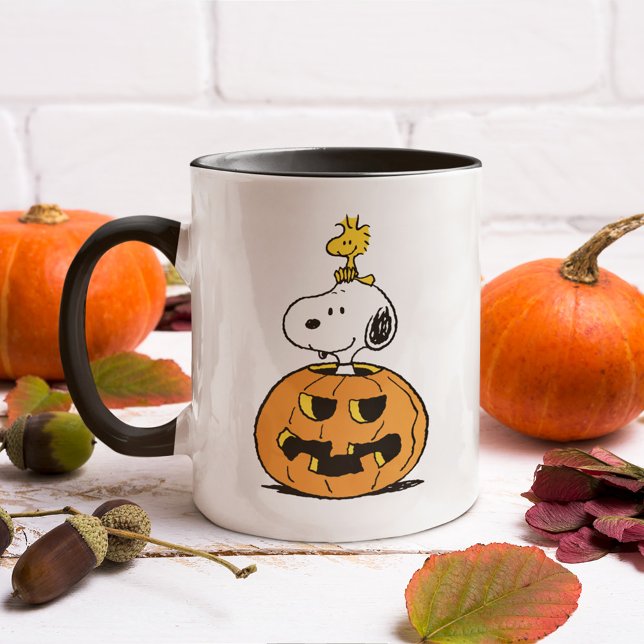 Caneca Snoopy & Woodstock Pumpkin (Mug on counter)