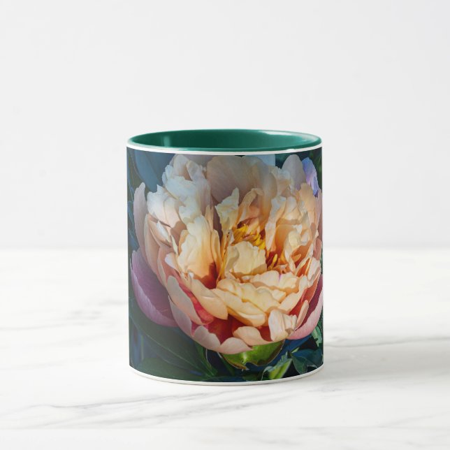 Caneca Soft Splendor: Fotografia de Peach Peony (Centro)