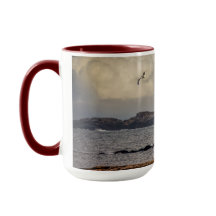 Solo voador no farol de pedra-relva