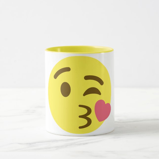 Caneca Soprando um Beijo Emoji (Centro)