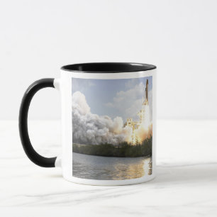 Caneca Space Shuttle Atlantis levanta 22