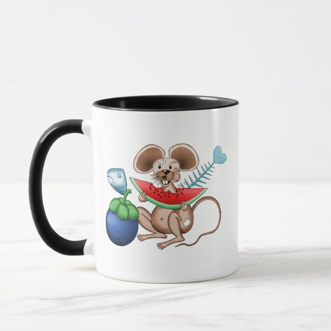Caneca Sr. Rato desfrutando de sua refeição no restaurant (Esquerda)