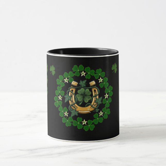 Caneca St. Patrick’s Day Lucky Charm Horseshoe Mug  (Centro)