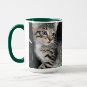 Caneca "Sussurros de Problemas: o Misquioso Tabby Kitten