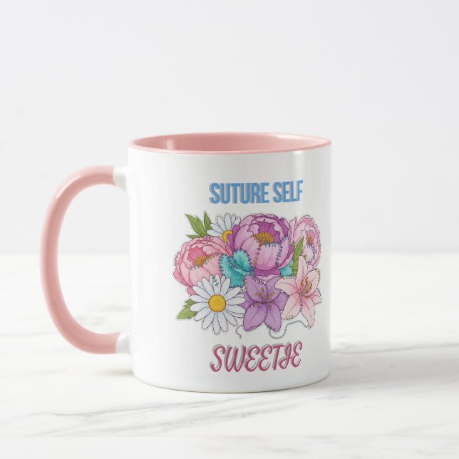 Caneca “Suture Self, Sweetie” Funny Nurse– Floral Medical (Esquerda)