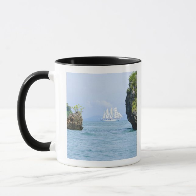 Caneca Tailândia, Mar de Andamão. Navio Star Fyer clipper (Esquerda)