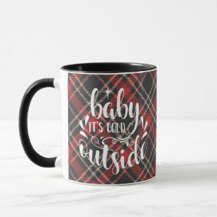 Caneca Tartan de Férias Bebê Está Frio Lá Fora