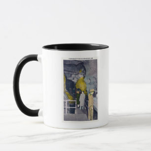 Caneca Telefonar na cabeça do lago subterrâneo