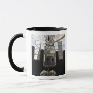 Caneca Telescópio espacial de Hubble na baía de carga d