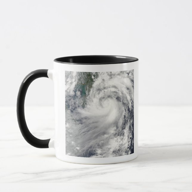 Caneca Tempestade tropical Chanthu (Esquerda)