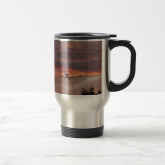 Caneca Térmica Avião Comercial Aterrissando Ao Pôr do Sol